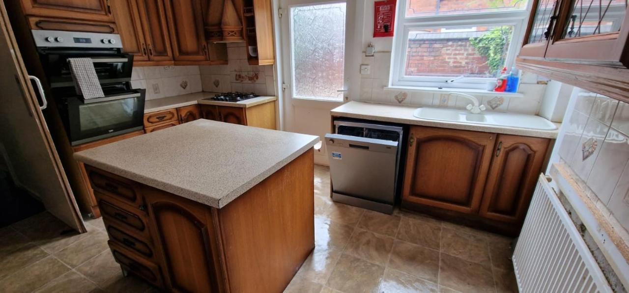 Mcf Short Stay Accommodation - Handsworth Бирмингем Экстерьер фото